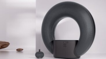 Este belo alto-falante sem fio vem em duas partes para uso externo e interno