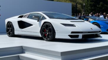 Explorando o Lamborghini Countach 2022: uma análise de design aprofundada com Mitja Borkert