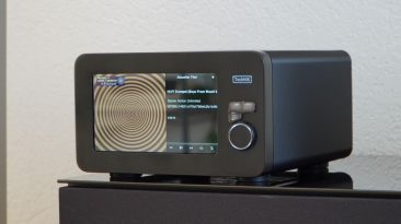 Reprodutor de streaming de áudio retrofuturista recria a simplicidade de um rádio