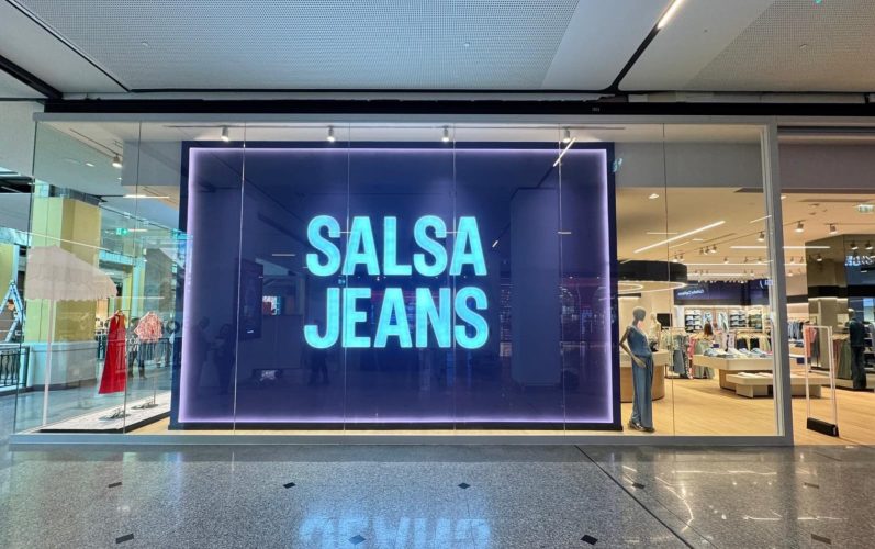 Salsa Jeans reabre loja no Colombo com nova imagem Salsa Jeans reabre loja no Colombo com nova imagem